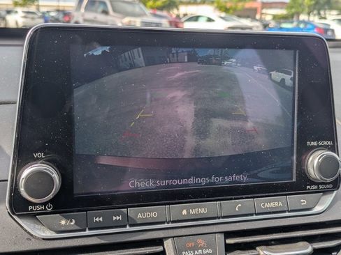 Used 2025 Nissan Altima 2.5 SV FWD image 13