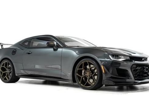 Used 2018 Chevrolet Camaro ZL1 RWD image 6
