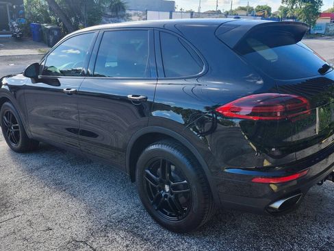 Used 2017 Porsche Cayenne AWD/4WD image 14