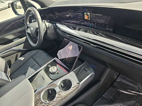 Used 2025 Cadillac Escalade IQ Luxury 1 image 11