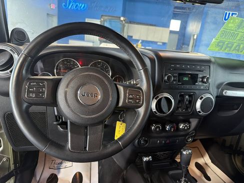 Used 2013 Jeep Wrangler Unlimited Sahara w/ Dual Top Group AWD/4WD image 23