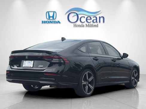 Used 2023 Honda Accord Sport image 3