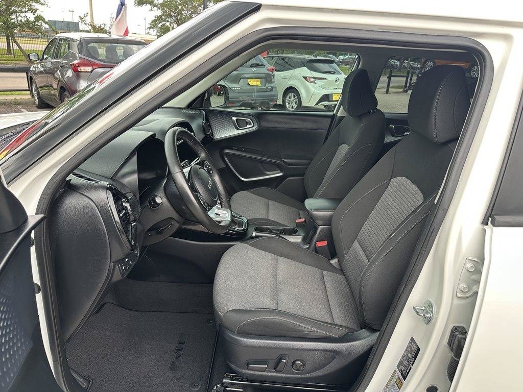 Used 2022 Kia Soul EX FWD image 7