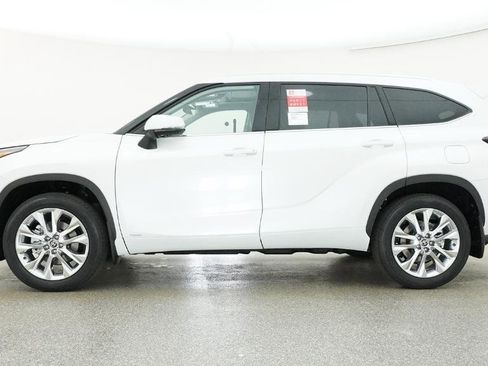 New 2026 Toyota Highlander Limited AWD/4WD image 12