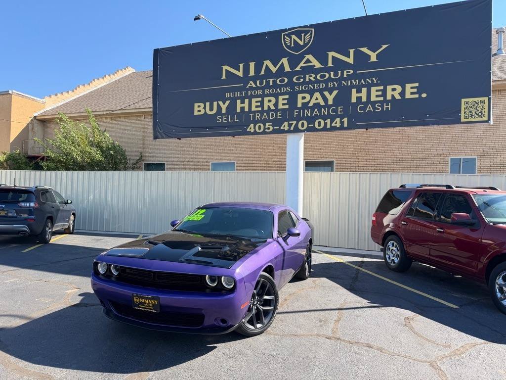 Used 2019 Dodge Challenger SXT w/ Blacktop Package RWD image 37