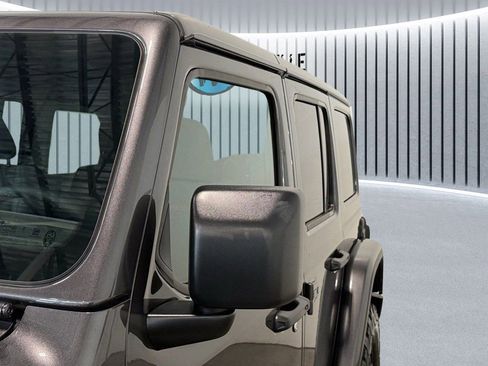 Used 2025 Jeep Wrangler Unlimited Rubicon image 18