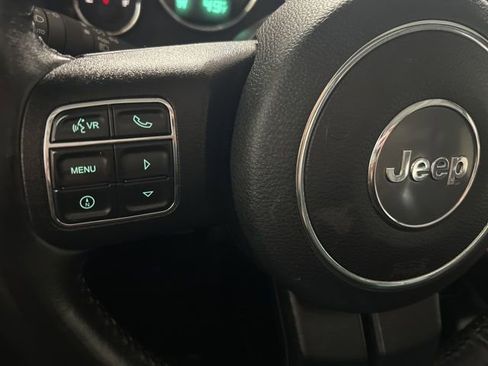 Used 2017 Jeep Wrangler Sahara w/ Dual Top Group AWD/4WD image 15