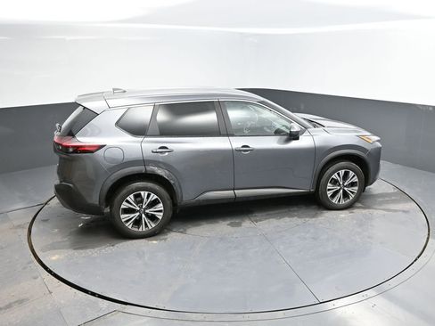 Used 2023 Nissan Rogue SV image 32