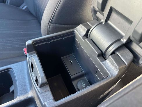 Used 2018 Ford Focus SE image 27