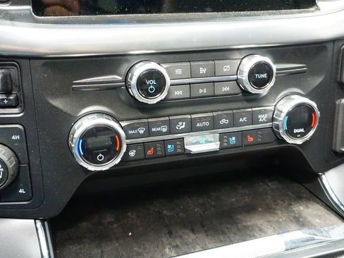 Used 2021 Ford F150 Lariat w/ Equipment Group 502A High image 33