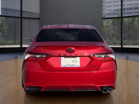 Used 2023 Toyota Camry SE image 4