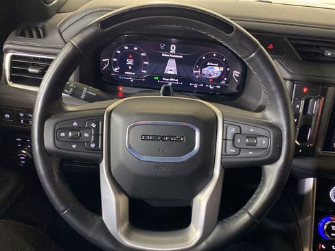 Used 2024 GMC Yukon Denali w/ Advanced Technology Package AWD/4WD image 6