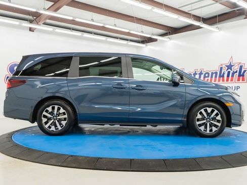 New 2026 Honda Odyssey EX-L image 11
