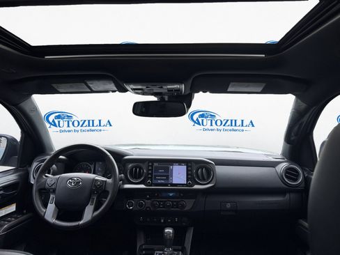 Used 2020 Toyota Tacoma TRD Off-Road w/ TRD Premium Off Road Package image 13