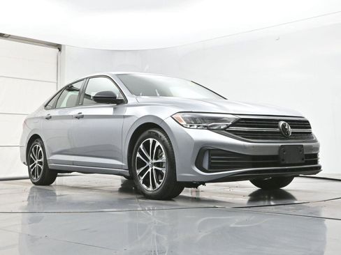 Used 2024 Volkswagen Jetta Sport image 29