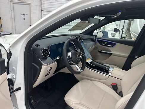 New 2026 Mercedes-Benz GLC 300 image 9