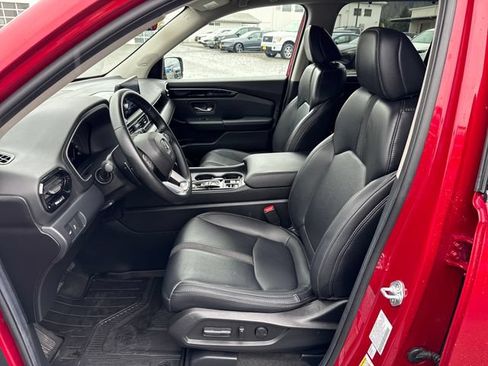 Used 2025 Honda Pilot Touring image 15