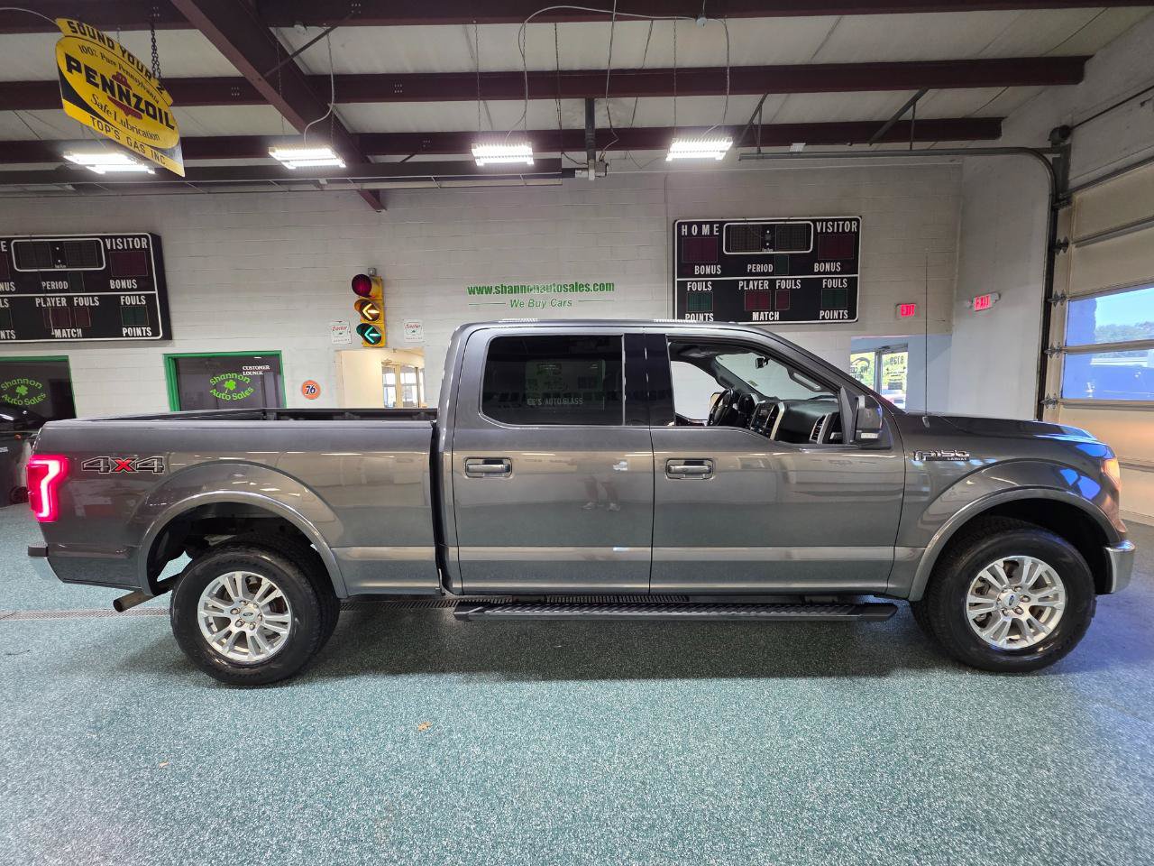 Used 2017 Ford F150 Lariat w/ Equipment Group 501A Mid AWD/4WD image 5