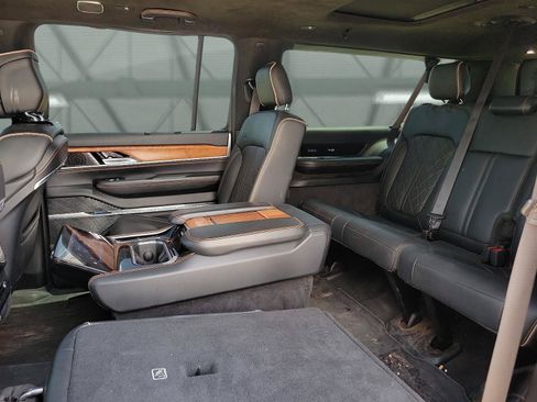 Used 2023 Jeep Grand Wagoneer L Series III AWD/4WD image 8
