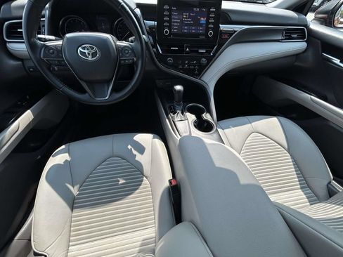 Used 2021 Toyota Camry SE w/ Convenience Package FWD image 14