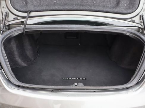 Used 2013 Chrysler 200 Limited image 29