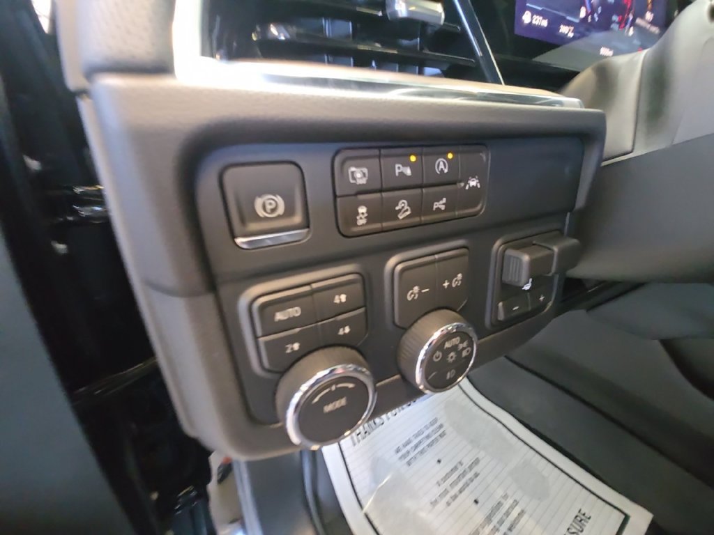 Certified 2026 Chevrolet Tahoe High Country w/ Sun And Tow Package AWD/4WD image 32