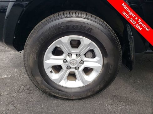 Used 2022 Toyota 4Runner SR5 Premium w/ Moonroof Package AWD/4WD image 26
