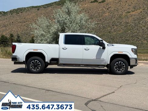 Used 2020 GMC Sierra 2500 SLE w/ Preferred Package AWD/4WD image 7