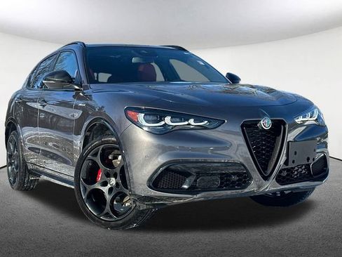 Used 2024 Alfa Romeo Stelvio Veloce image 2