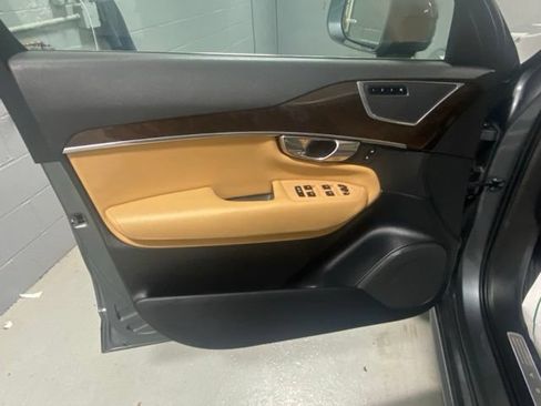 Used 2019 Volvo XC90 T6 Momentum w/ Advanced Package AWD/4WD image 7