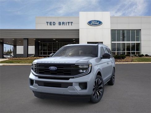 New 2025 Ford Expedition Platinum w/ Platinum Ultimate Package image 3