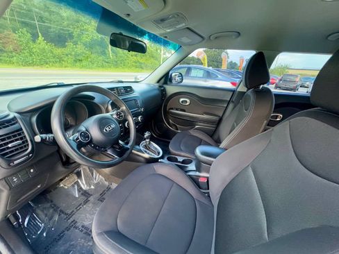 Used 2018 Kia Soul FWD image 8