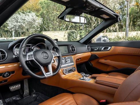 Used 2016 Mercedes-Benz SL 550 image 18