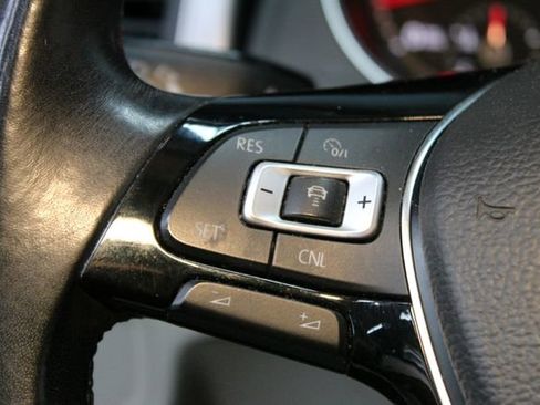 Used 2018 Volkswagen Atlas SE FWD image 24