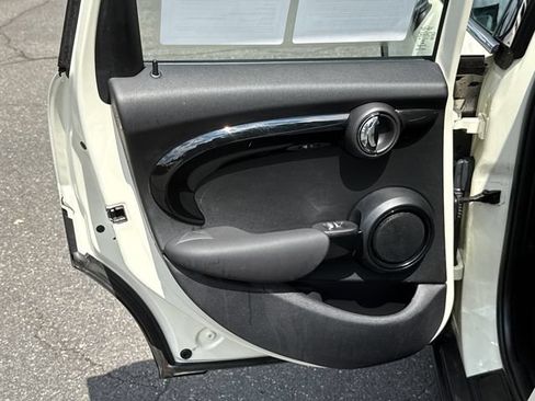 Used 2019 MINI Cooper S w/ Signature Upholstery Package FWD image 20