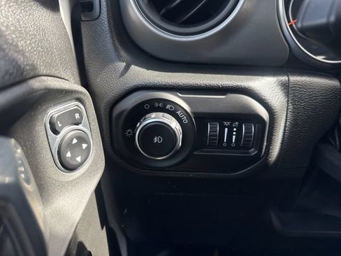 Used 2022 Jeep Wrangler Unlimited Sport AWD/4WD image 12
