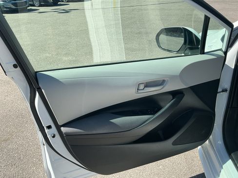 Used 2023 Toyota Corolla LE FWD image 9