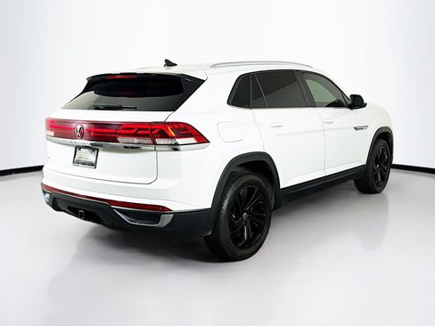 Used 2024 Volkswagen Atlas Cross Sport SE FWD image 9