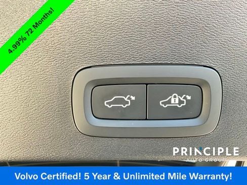 Certified 2025 Volvo XC40 B5 Core image 30