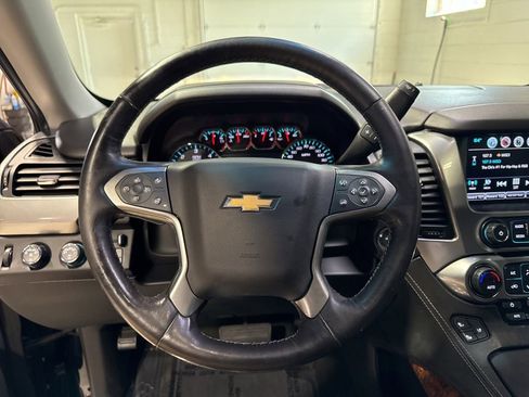 Used 2018 Chevrolet Suburban Premier AWD/4WD image 10