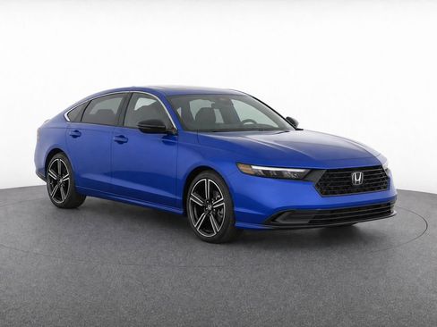 Used 2025 Honda Accord Sport image 2