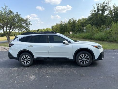 Used 2020 Subaru Outback Premium AWD/4WD image 2
