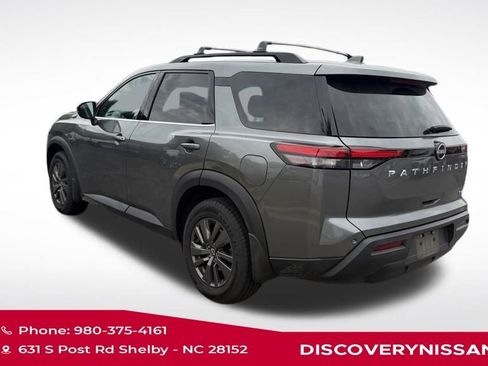 Certified 2022 Nissan Pathfinder SV FWD image 4