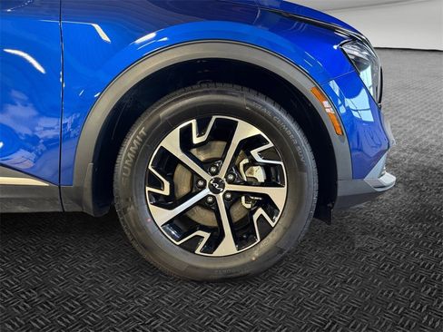 Used 2023 Kia Sportage EX image 11
