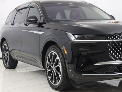 Used 2025 Lincoln Nautilus Reserve image 51