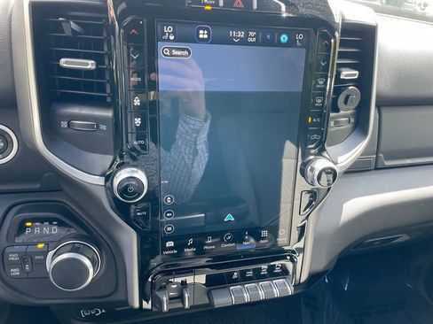 Used 2024 RAM 2500 Big Horn w/ Safety Group AWD/4WD image 18