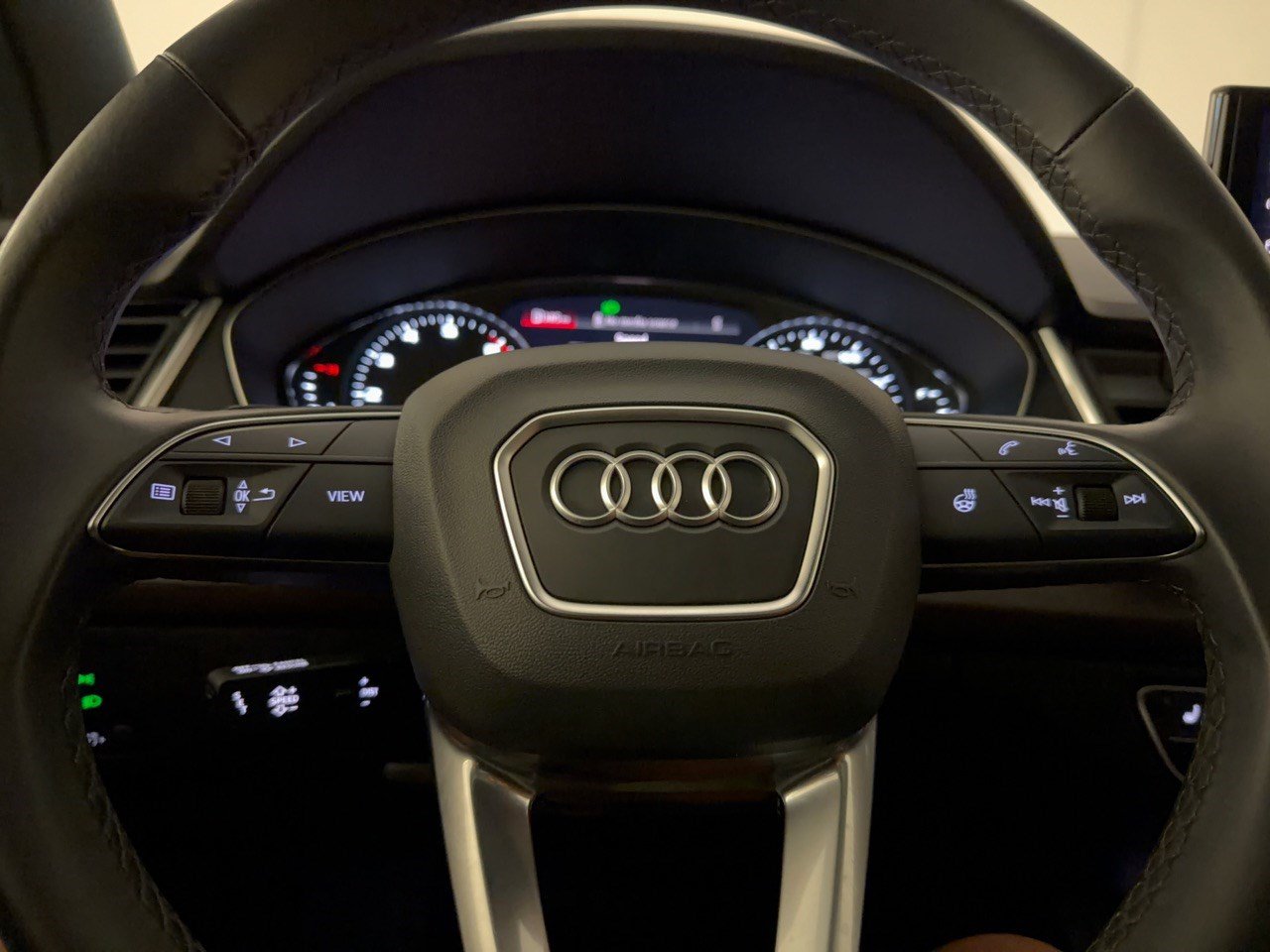 Used 2023 Audi Q5 2.0T Premium w/ Convenience Package AWD/4WD image 10