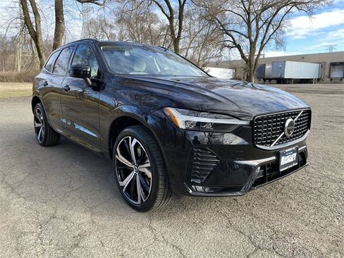 Used 2023 Volvo XC60 B6 Ultimate w/ Protection Package Premier image 6