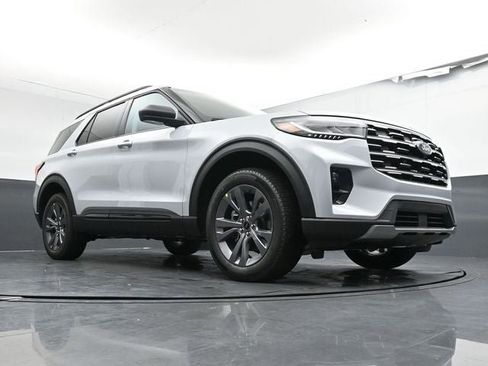 New 2026 Ford Explorer Active w/ Active Comfort Package image 28