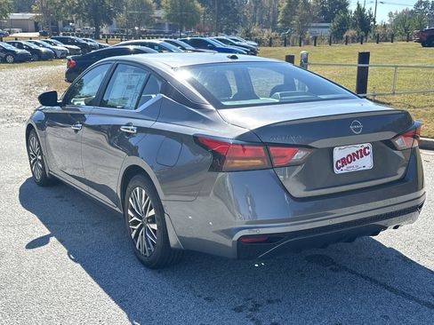 New 2025 Nissan Altima 2.5 SV image 7
